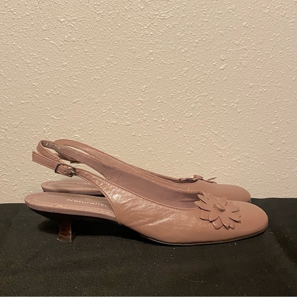 Naturalizer Mauve Flower Kitten Heel Slingbacks 6 - Picture 4 of 7